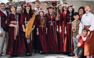LATVIJA 🇱🇻 LIAUDIŠKOS MUZIKOS ANSAMBLIS „KOKLE“
