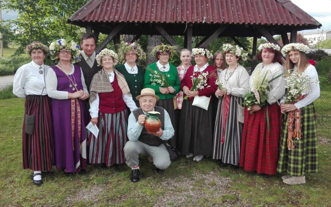 LATVIJA 🇱🇻 FOLKLORO ANSAMBLIS „ĀRE“